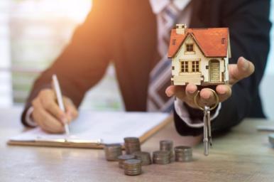 Gastos Iniciales para comprar una casa y consideraciones.
